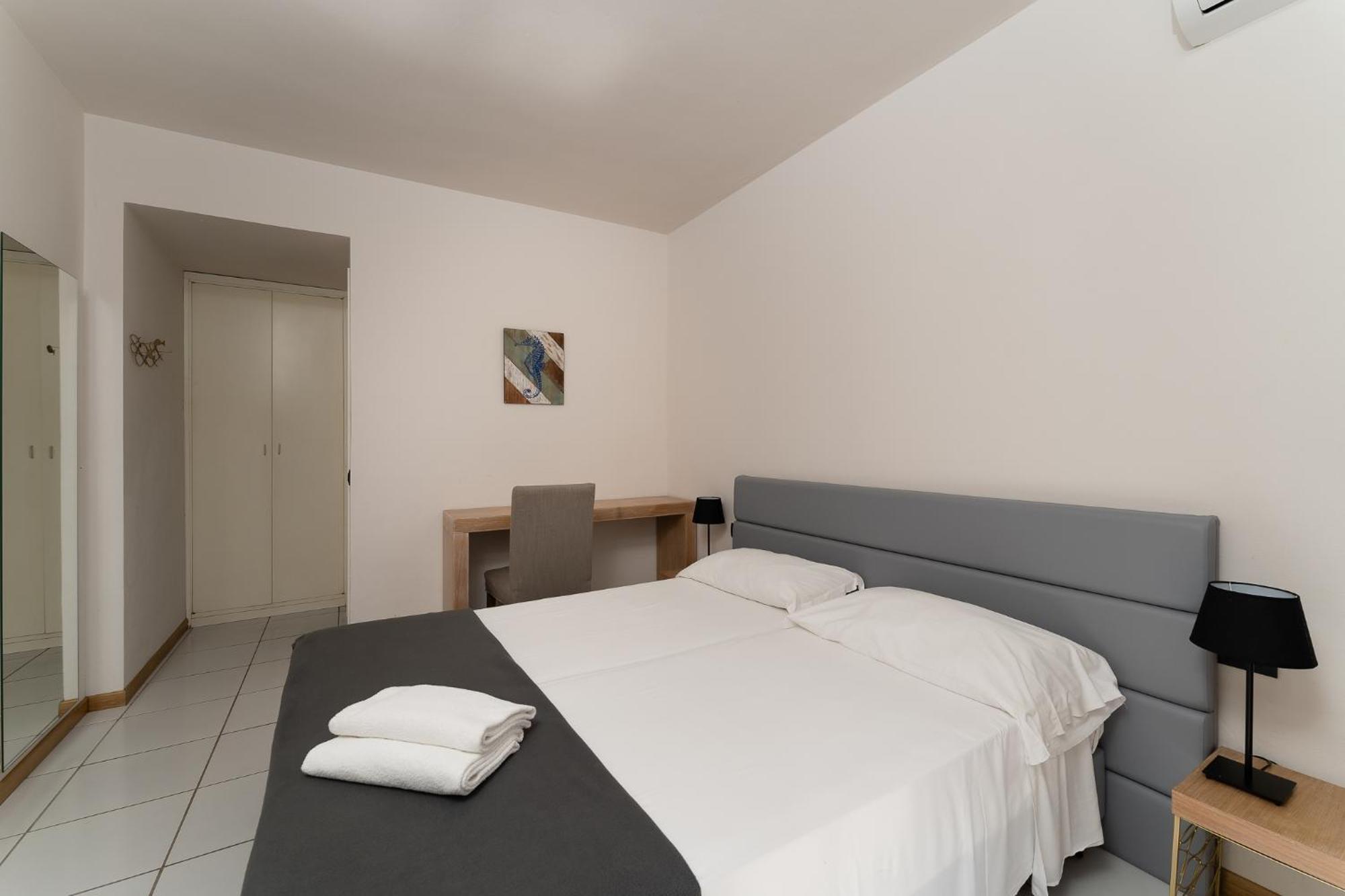 פרוצ'ו Hotel Delfino מראה חיצוני תמונה