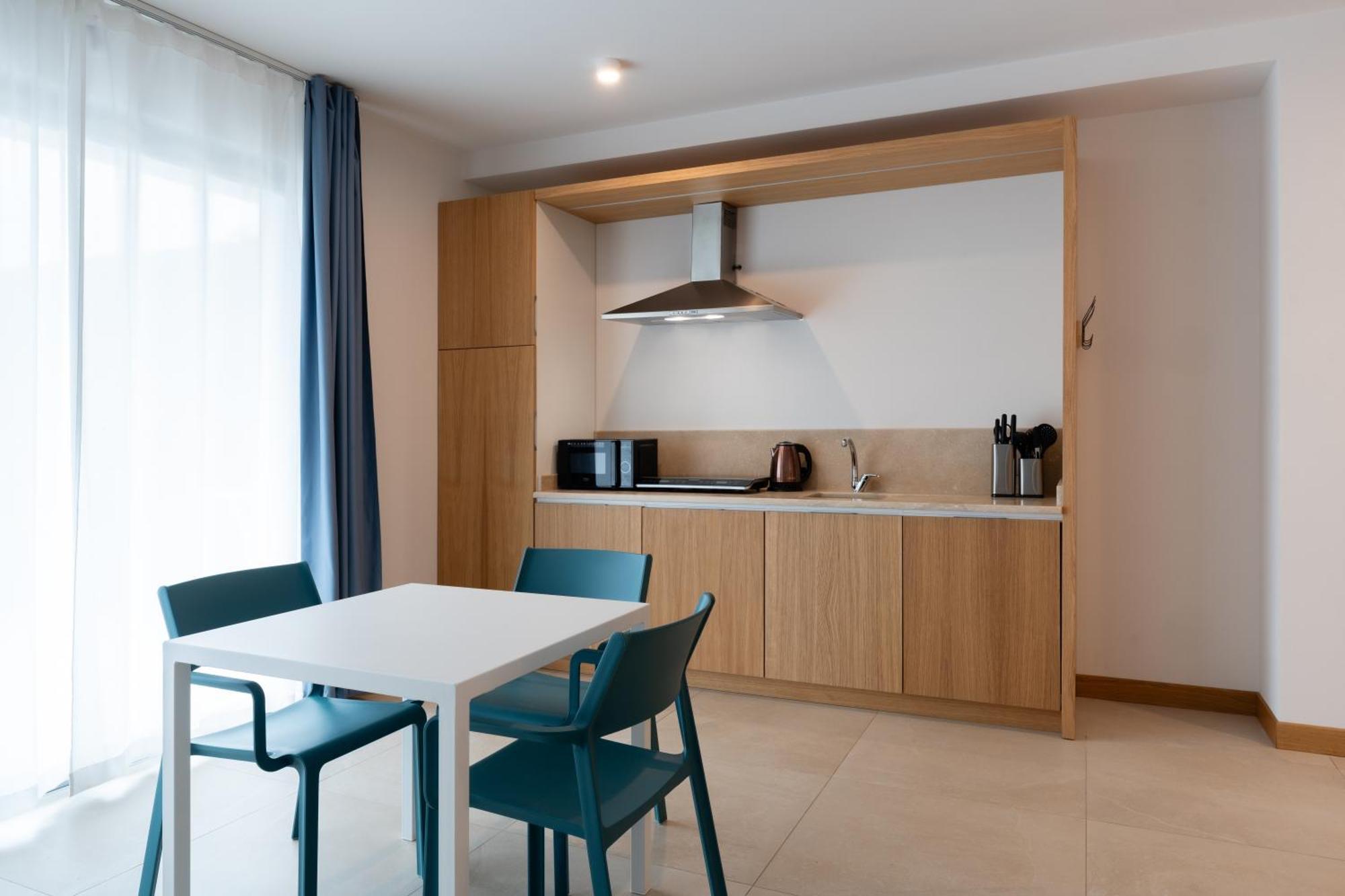 פרוצ'ו Hotel Delfino מראה חיצוני תמונה