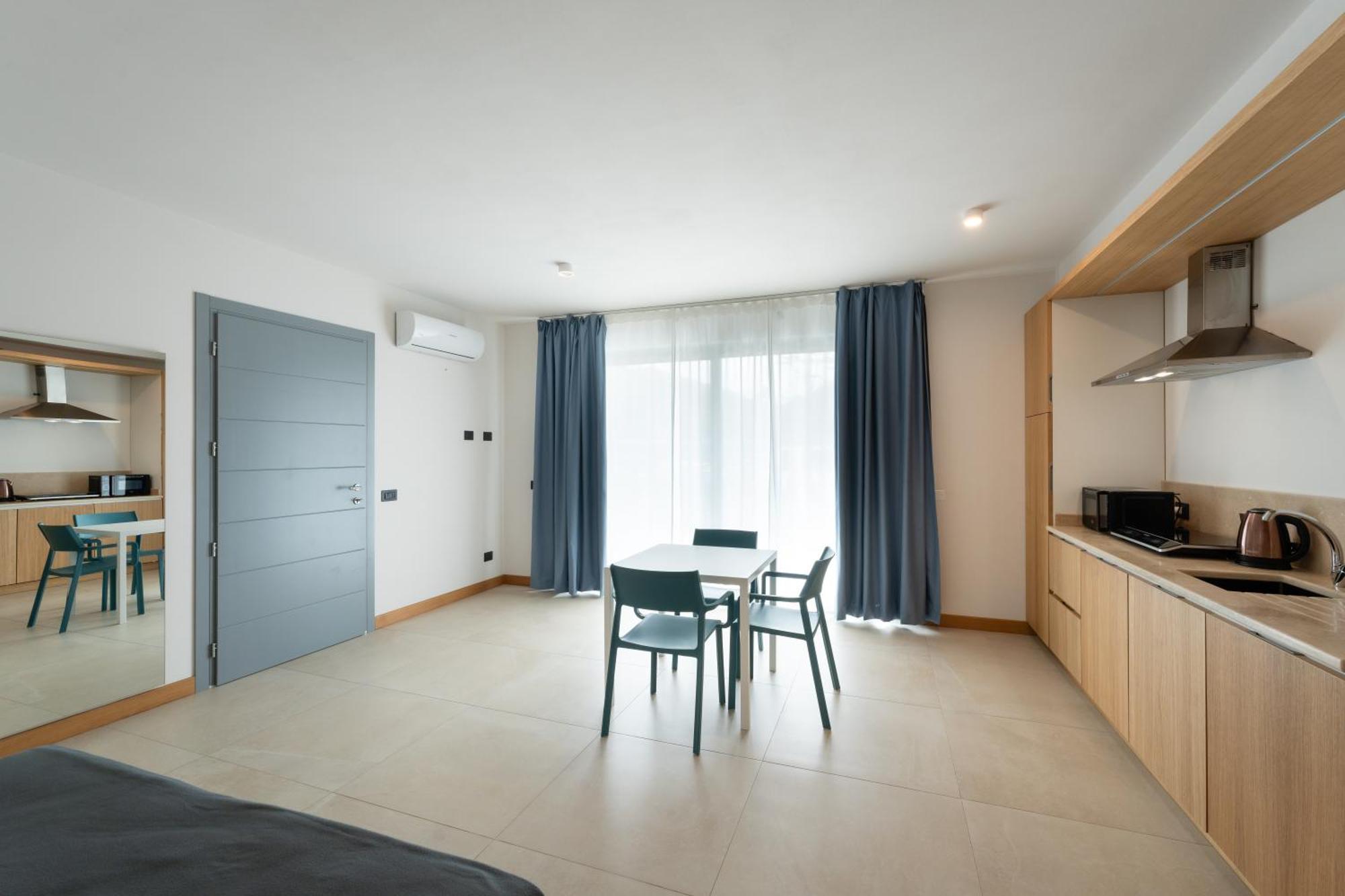 פרוצ'ו Hotel Delfino מראה חיצוני תמונה